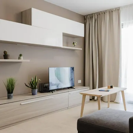 Flat 2 Mlh 3bed Next To By Homely! Appartamento Mellieħa