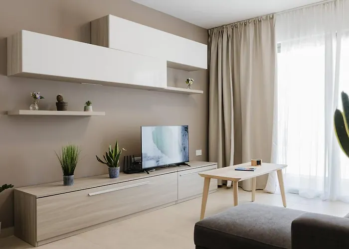 Flat 2 Mlh 3bed Next To By Homely! 아파트 멜리에하