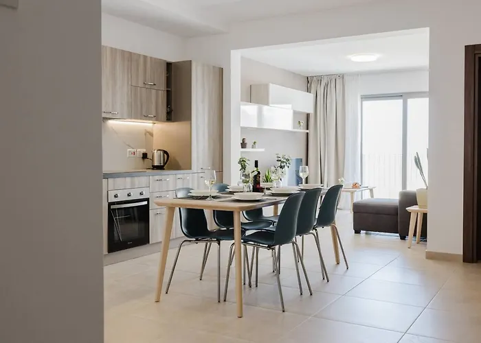 Flat 2 Mlh 3bed Next To By Homely! 아파트 멜리에하