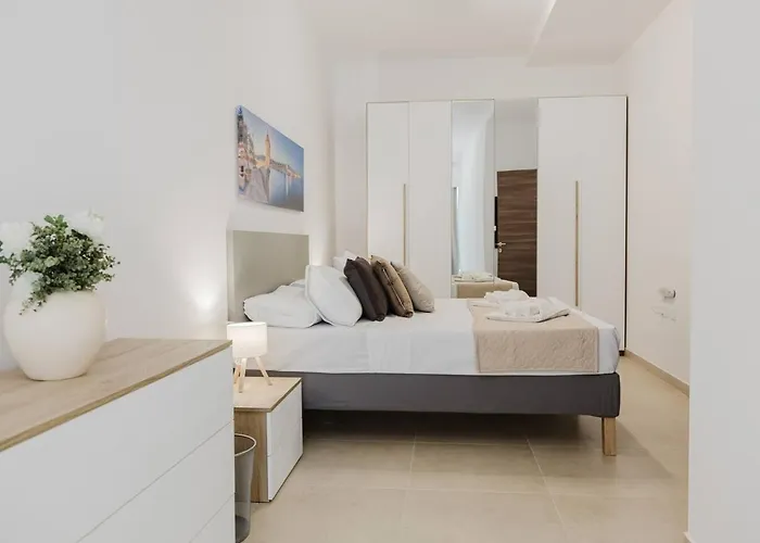 Flat 2 Mlh 3bed Next To By Homely! 멜리에하